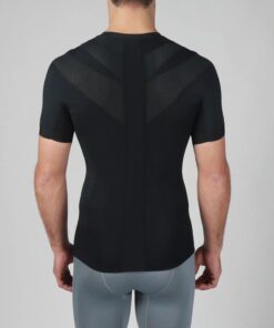 Intelliskin holdningskorrigerende t-shirt løs - AirStream i sort set bagfra i studio